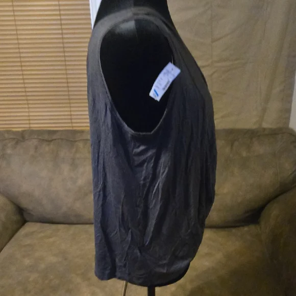 Maurices Charcoal Gray Drape Front Tank Top Size Large NWT - Picture 5 of 5